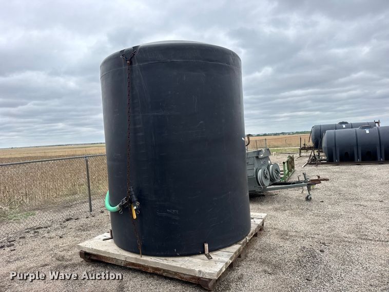 image for item FB7299 Salt brine tank