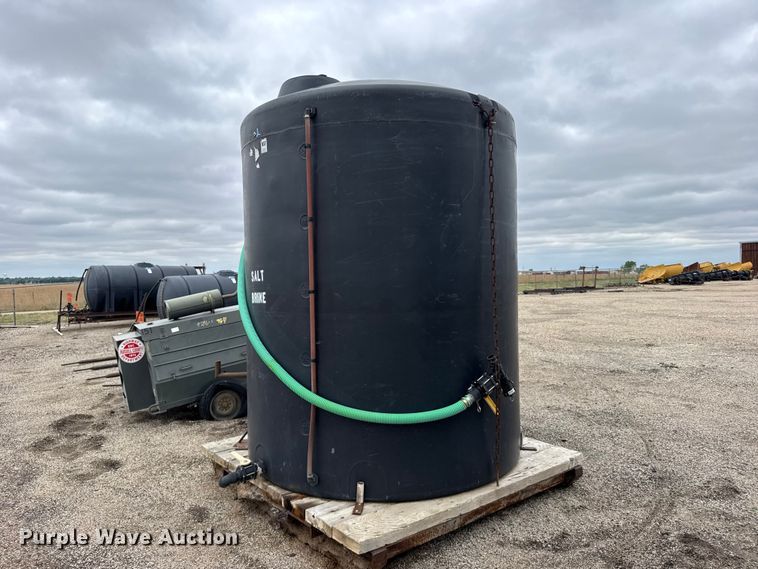 image for item FB7299 Salt brine tank