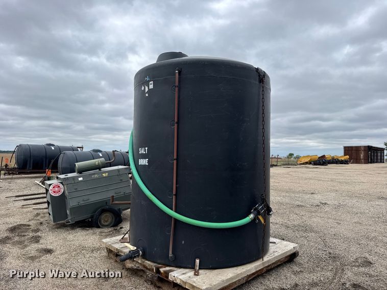 image for item FB7299 Salt brine tank