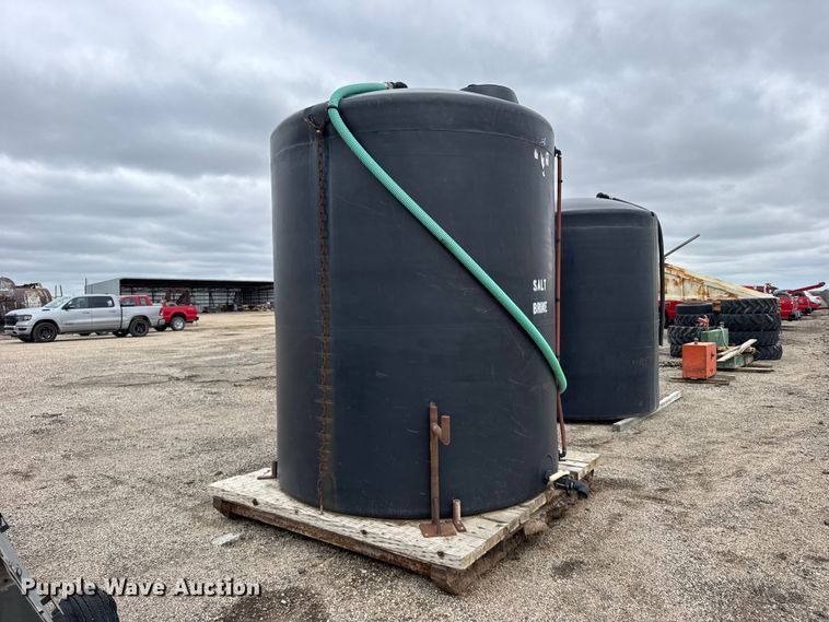 image for item FB7299 Salt brine tank