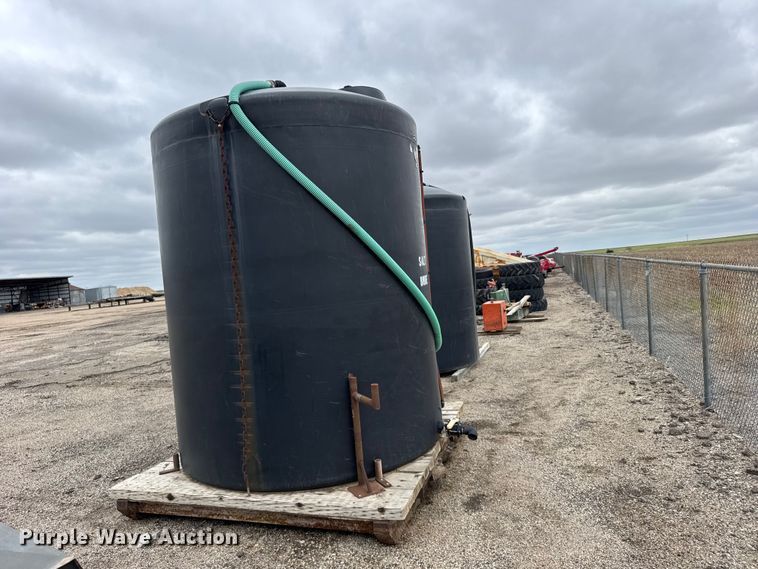 image for item FB7299 Salt brine tank