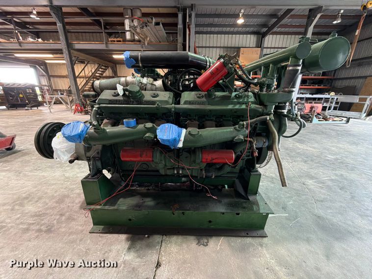 image for item FB8121 Detroit Diesel 16V71 engine