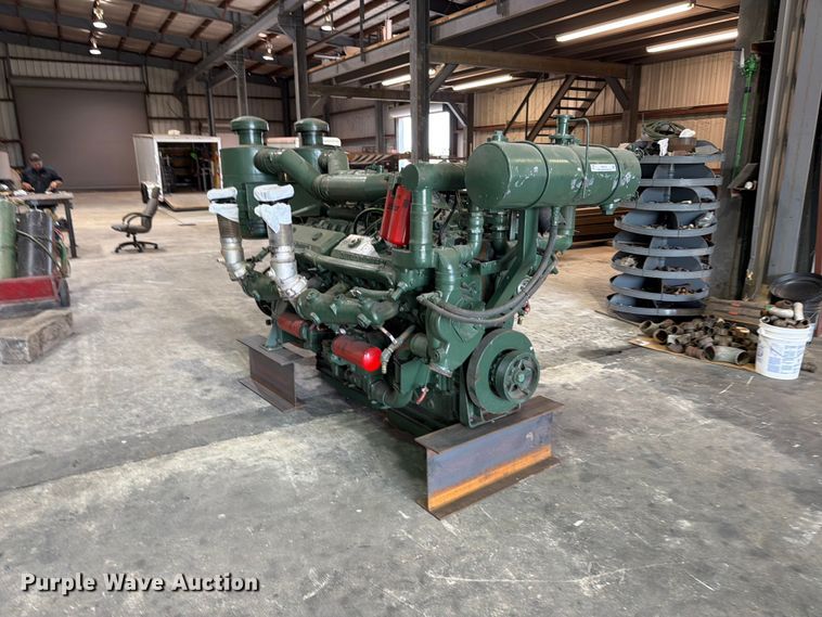 image for item FB8122 Detroit Diesel 16V71 engine