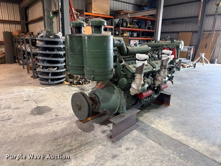 image for item FB8122 Detroit Diesel 16V71 engine