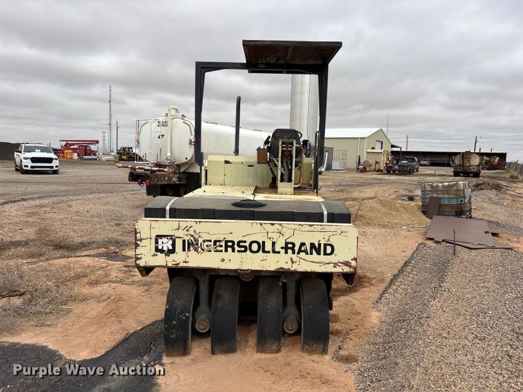 image for item FC2226 1996 Ingersoll Rand PT125R pneumatic roller
