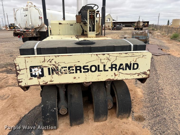 image for item FC2226 1996 Ingersoll Rand PT125R pneumatic roller