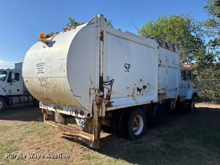 image for item FC2234 1998 International 2654 refuse truck