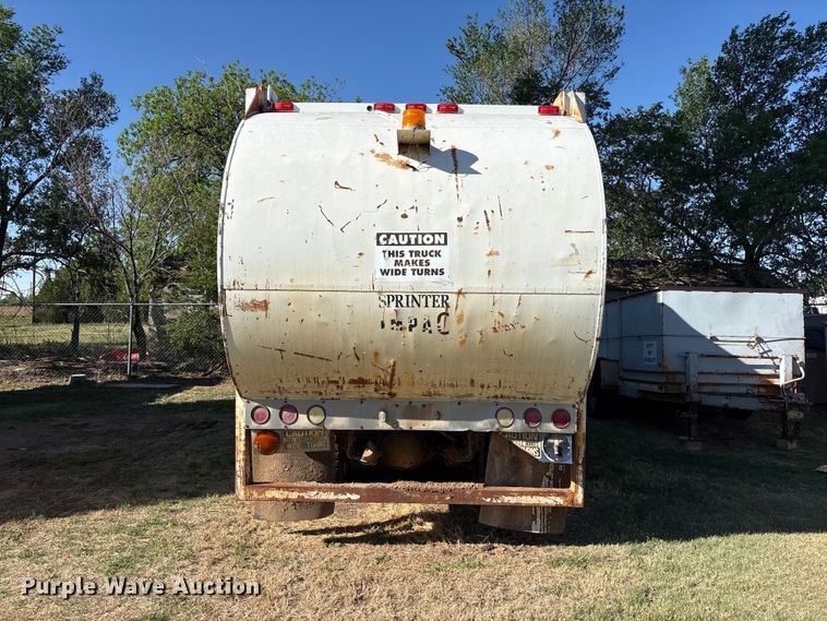 image for item FC2234 1998 International 2654 refuse truck