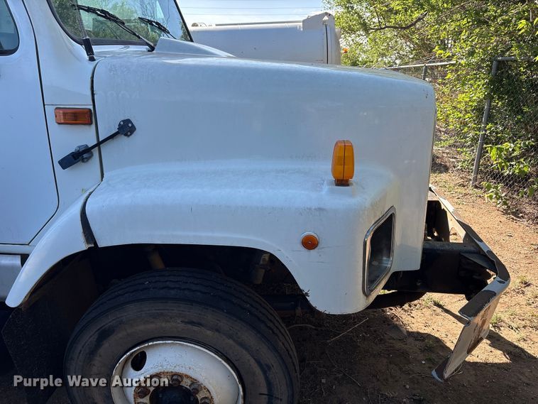 image for item FC2234 1998 International 2654 refuse truck