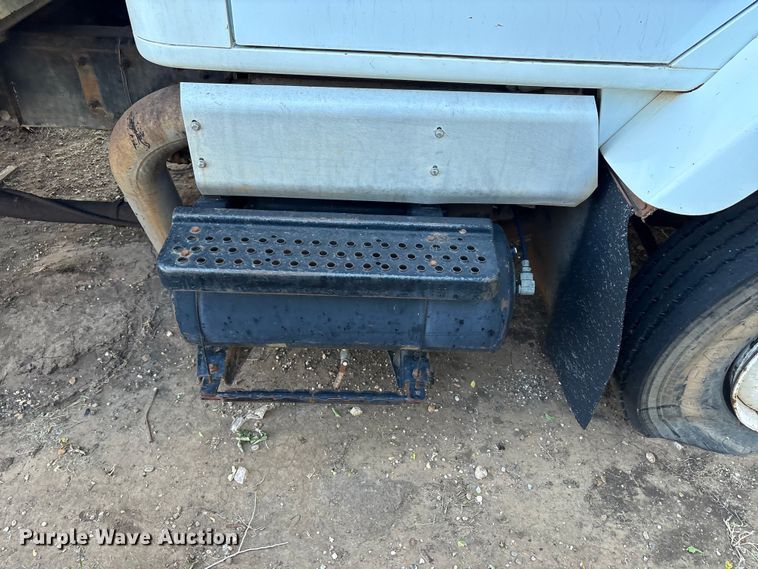 image for item FC2234 1998 International 2654 refuse truck