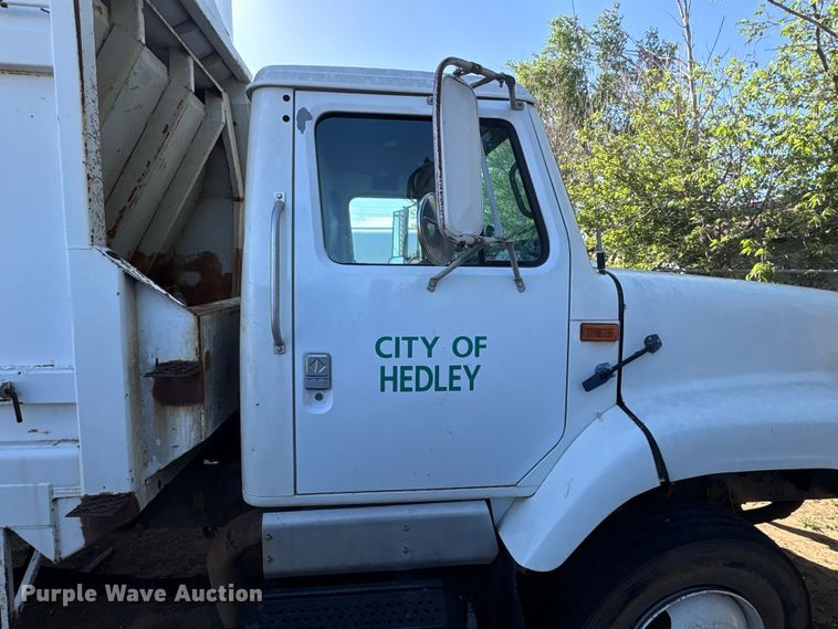 image for item FC2234 1998 International 2654 refuse truck