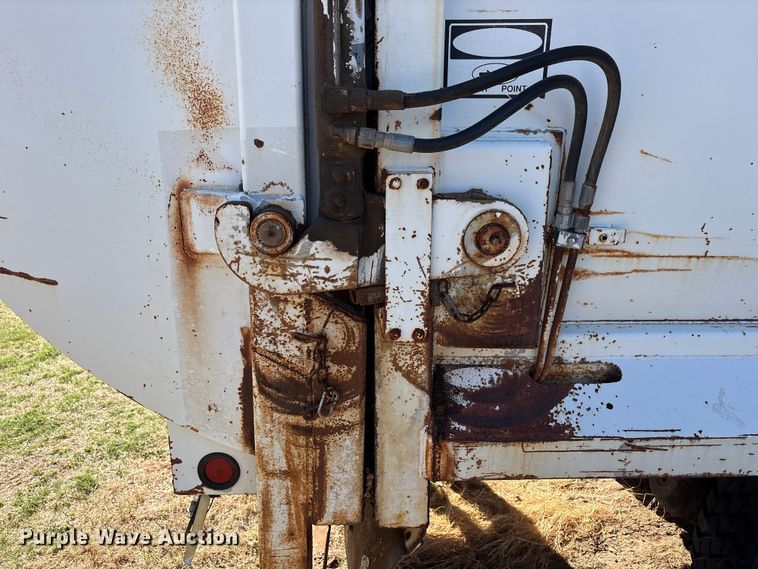 image for item FC2234 1998 International 2654 refuse truck