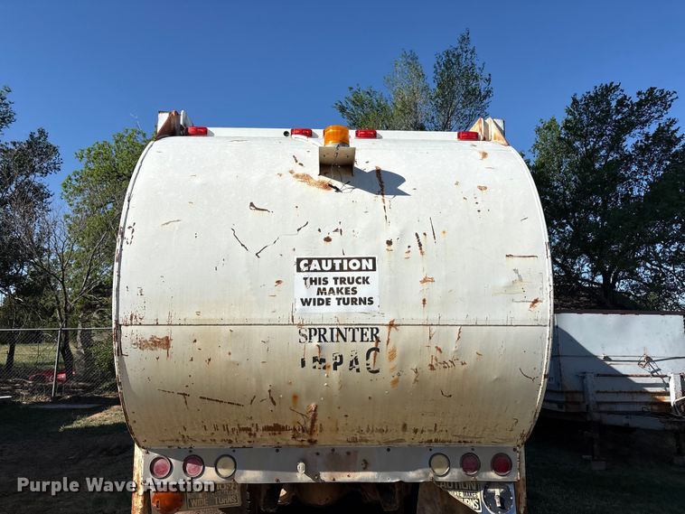 image for item FC2234 1998 International 2654 refuse truck