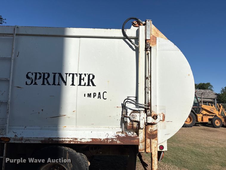 image for item FC2234 1998 International 2654 refuse truck
