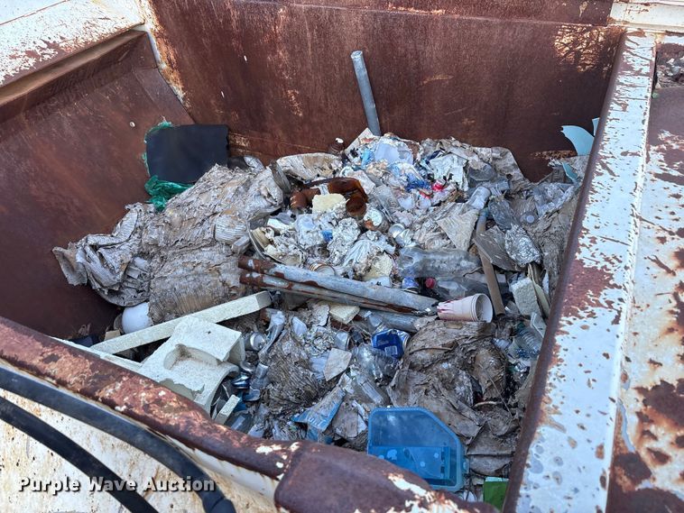 image for item FC2234 1998 International 2654 refuse truck