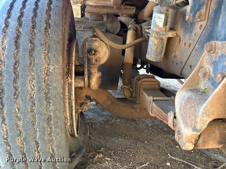 image for item FC2234 1998 International 2654 refuse truck