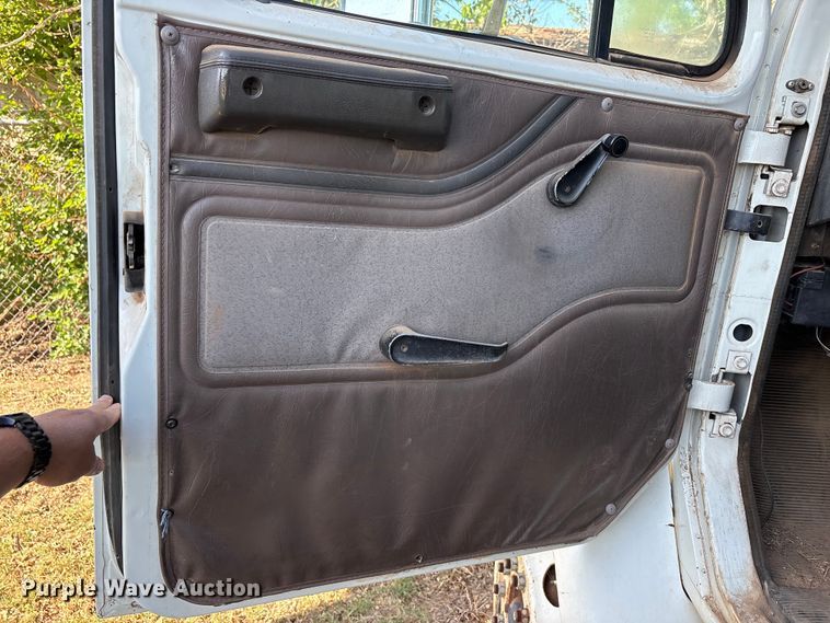 image for item FC2234 1998 International 2654 refuse truck