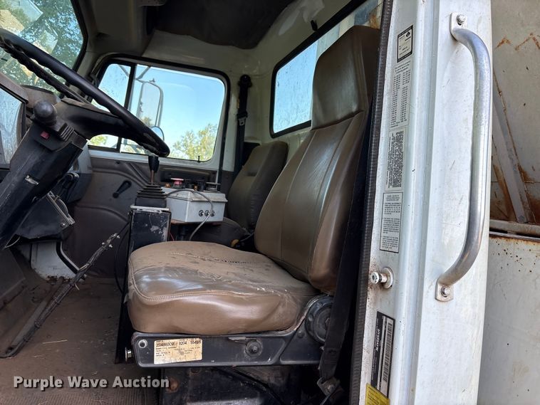 image for item FC2234 1998 International 2654 refuse truck
