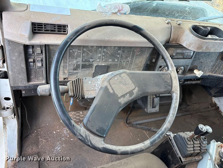 image for item FC2234 1998 International 2654 refuse truck