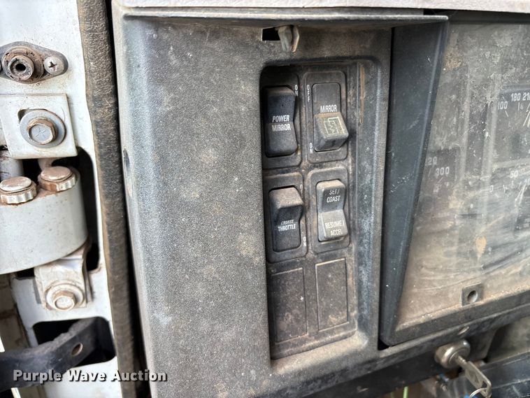 image for item FC2234 1998 International 2654 refuse truck