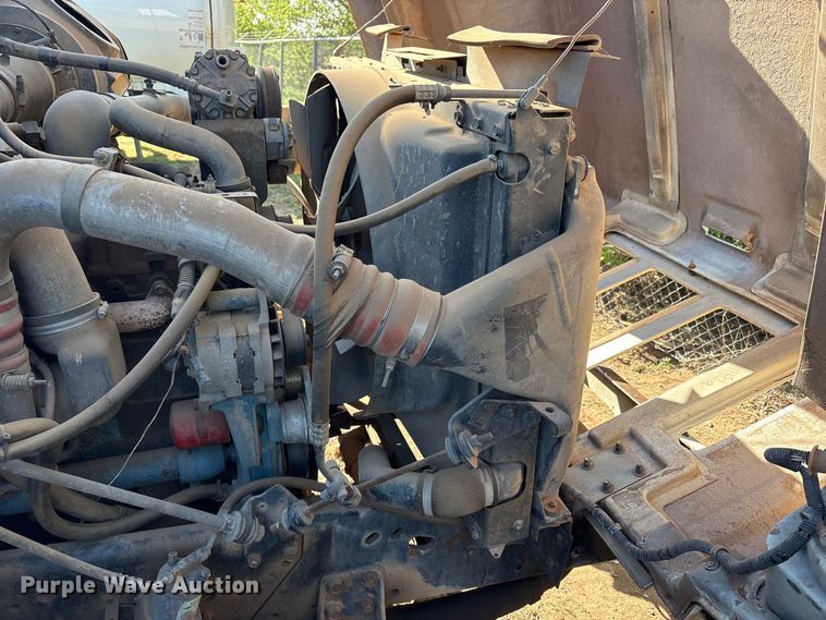 image for item FC2234 1998 International 2654 refuse truck