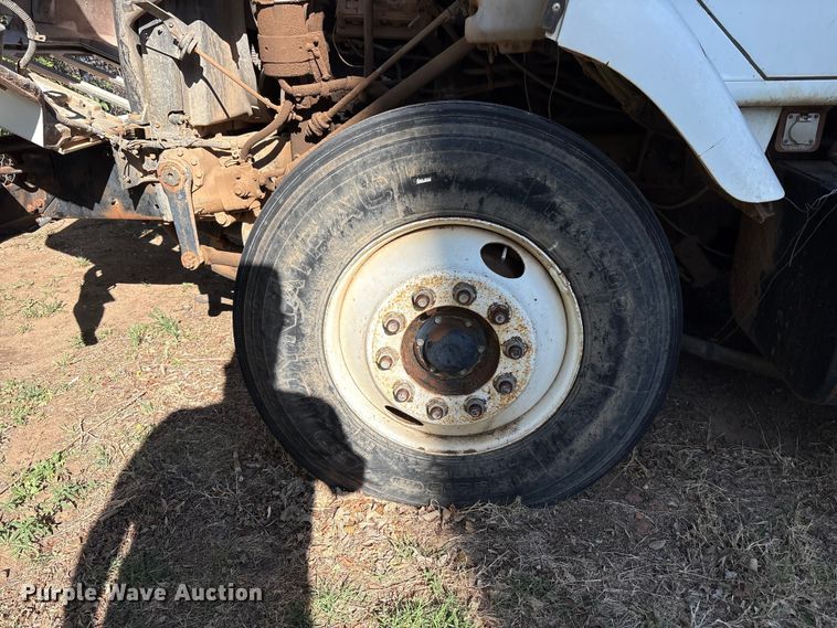 image for item FC2234 1998 International 2654 refuse truck