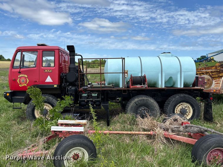 image for item FC5627 1998 Stewart & Stevenson M-1090 brush fire truck