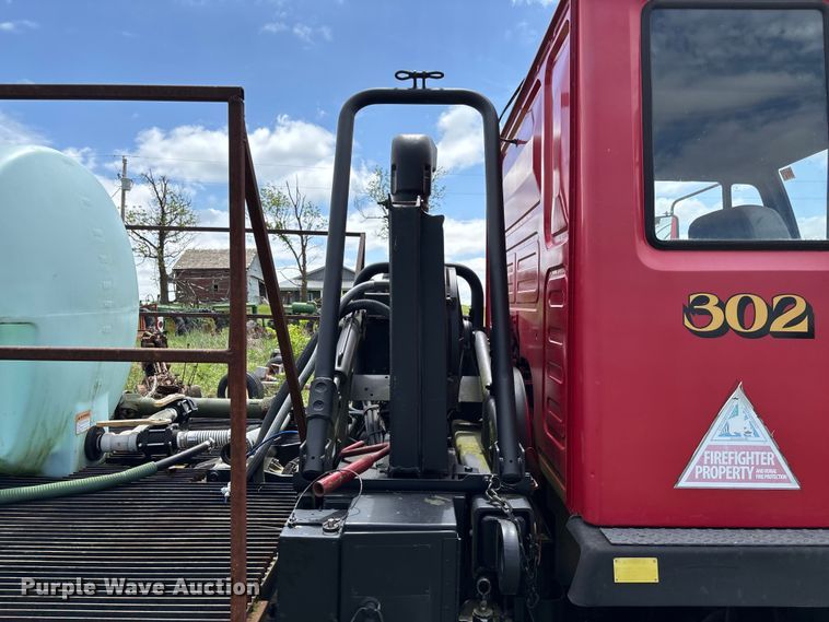 image for item FC5627 1998 Stewart & Stevenson M-1090 brush fire truck