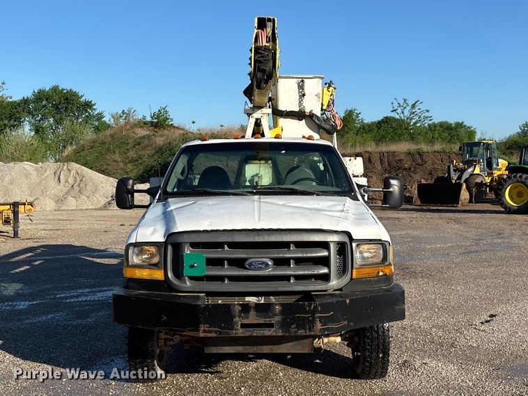 image for item FG0257 1999 Ford F450 Super Duty bucket truck
