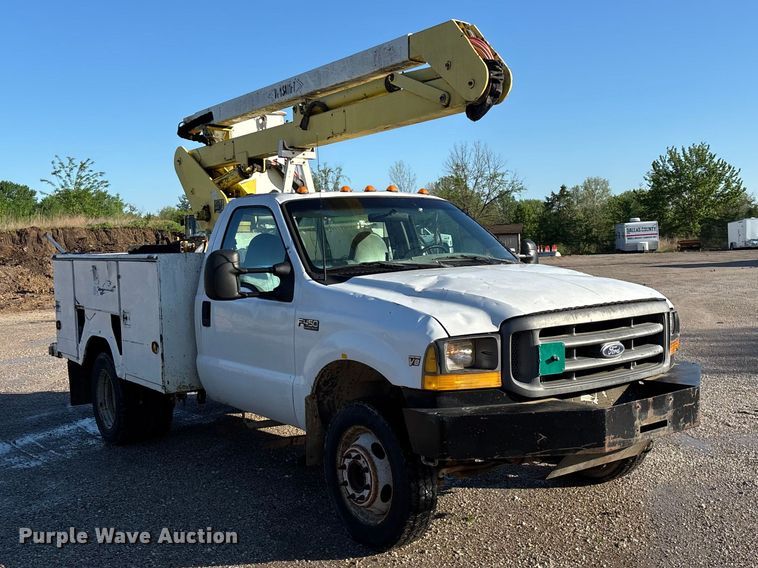 image for item FG0257 1999 Ford F450 Super Duty bucket truck