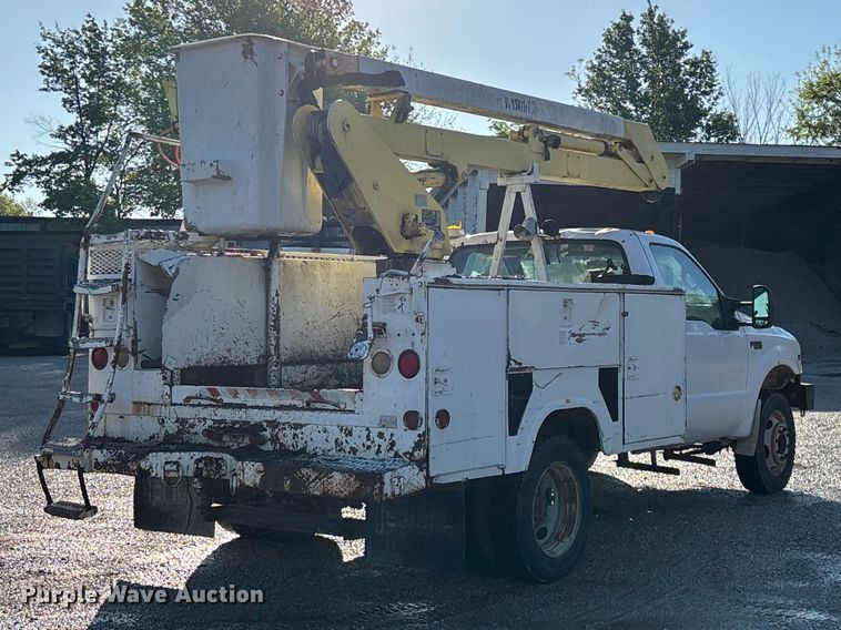 image for item FG0257 1999 Ford F450 Super Duty bucket truck