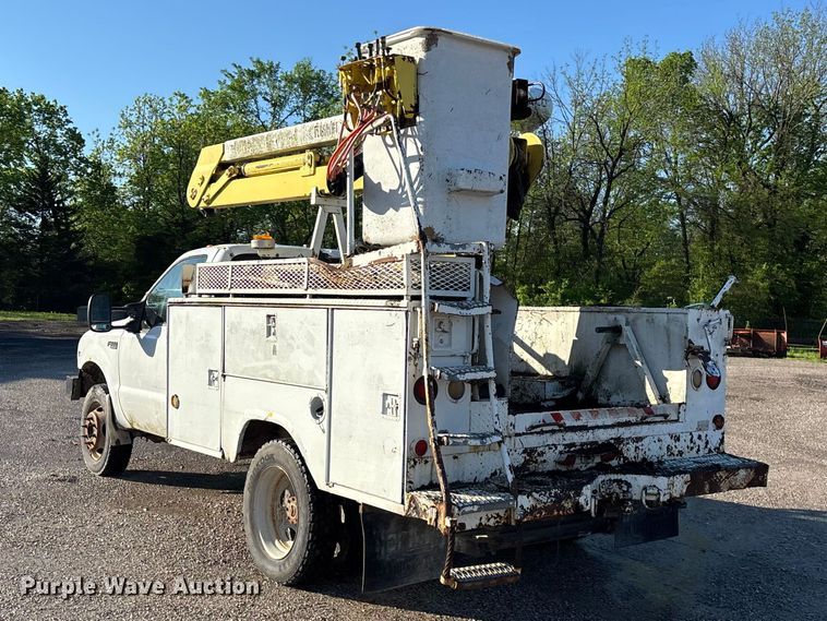 image for item FG0257 1999 Ford F450 Super Duty bucket truck