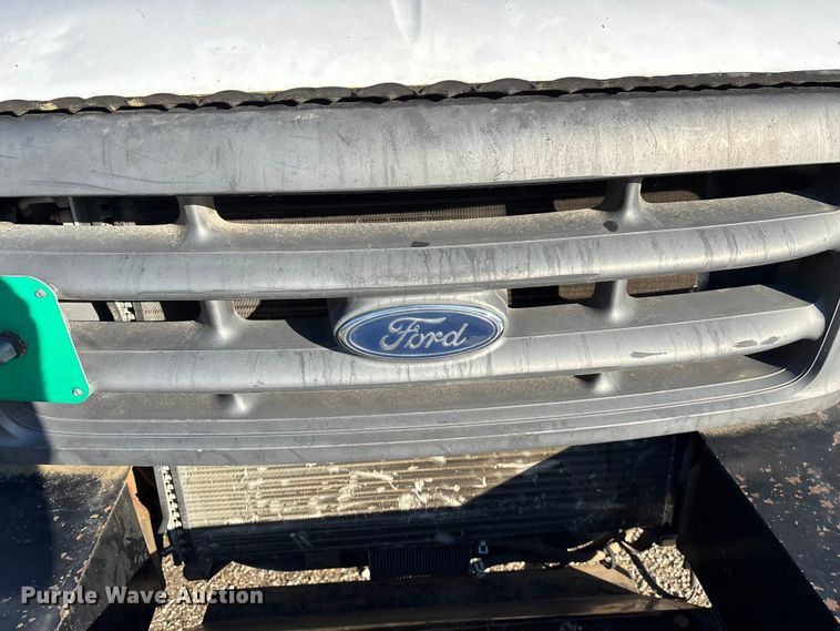 image for item FG0257 1999 Ford F450 Super Duty bucket truck