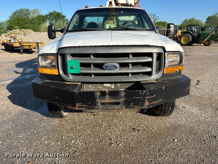 image for item FG0257 1999 Ford F450 Super Duty bucket truck