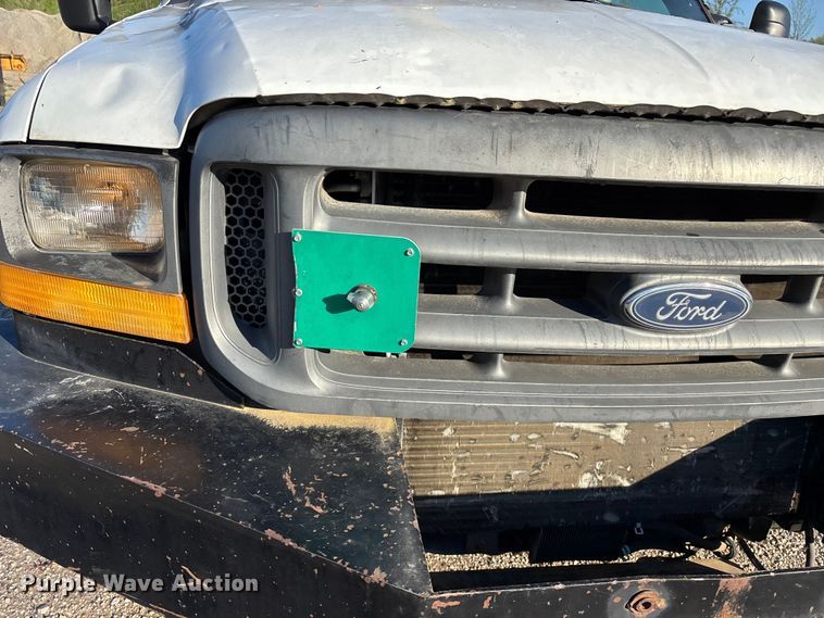 image for item FG0257 1999 Ford F450 Super Duty bucket truck