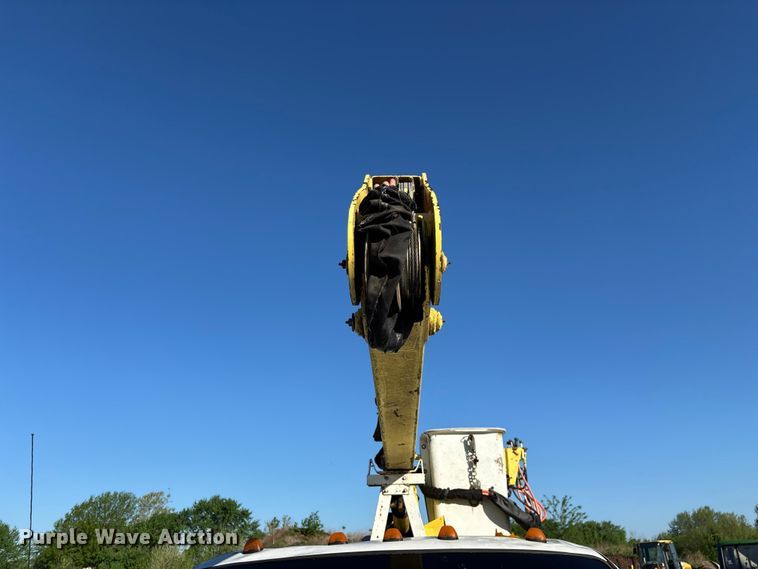 image for item FG0257 1999 Ford F450 Super Duty bucket truck