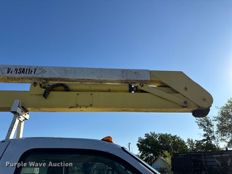 image for item FG0257 1999 Ford F450 Super Duty bucket truck