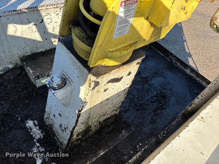 image for item FG0257 1999 Ford F450 Super Duty bucket truck