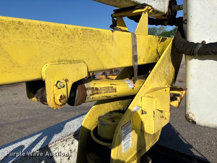 image for item FG0257 1999 Ford F450 Super Duty bucket truck