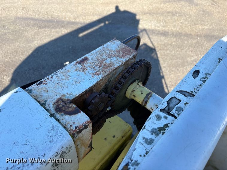 image for item FG0257 1999 Ford F450 Super Duty bucket truck