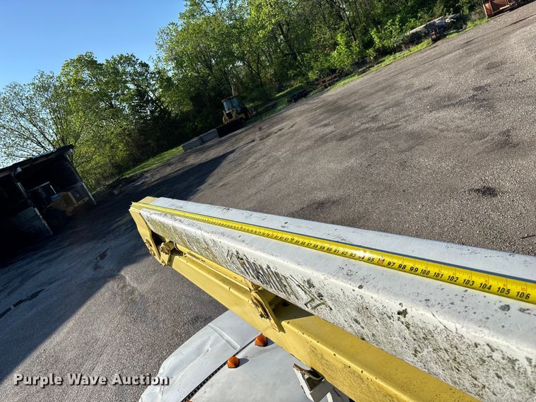 image for item FG0257 1999 Ford F450 Super Duty bucket truck