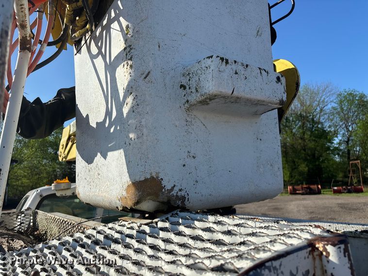 image for item FG0257 1999 Ford F450 Super Duty bucket truck