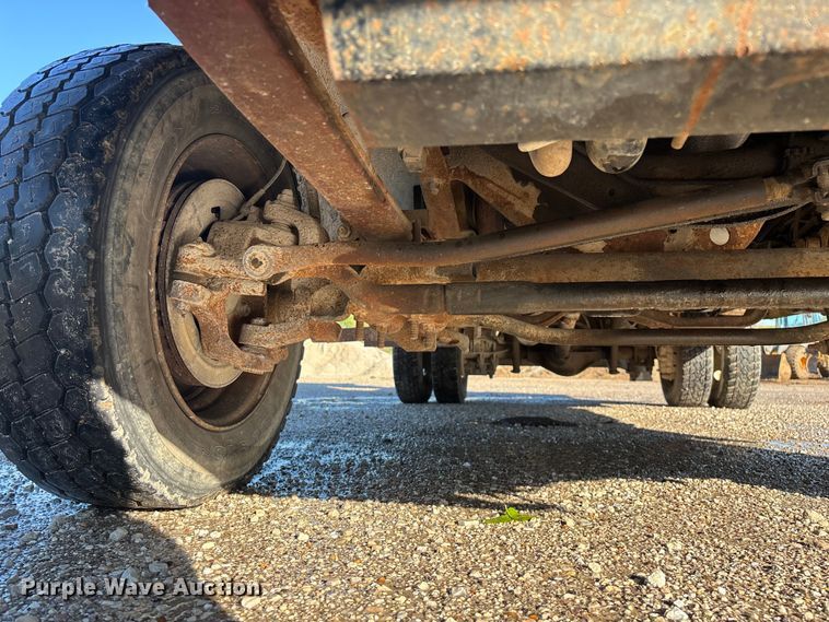 image for item FG0257 1999 Ford F450 Super Duty bucket truck