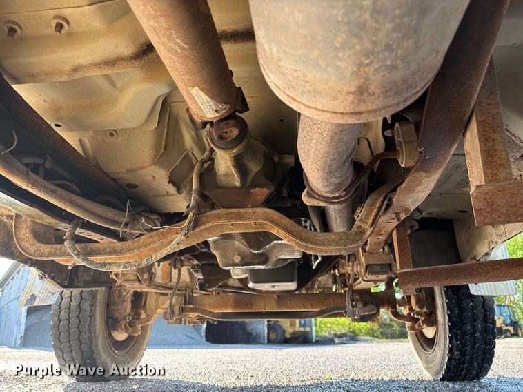 image for item FG0257 1999 Ford F450 Super Duty bucket truck