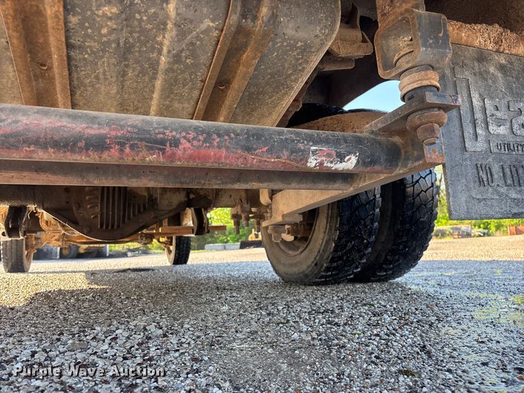 image for item FG0257 1999 Ford F450 Super Duty bucket truck