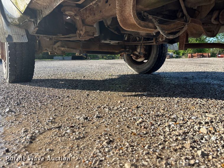 image for item FG0257 1999 Ford F450 Super Duty bucket truck