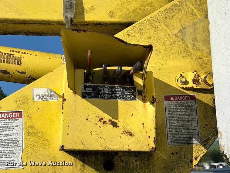 image for item FG0257 1999 Ford F450 Super Duty bucket truck