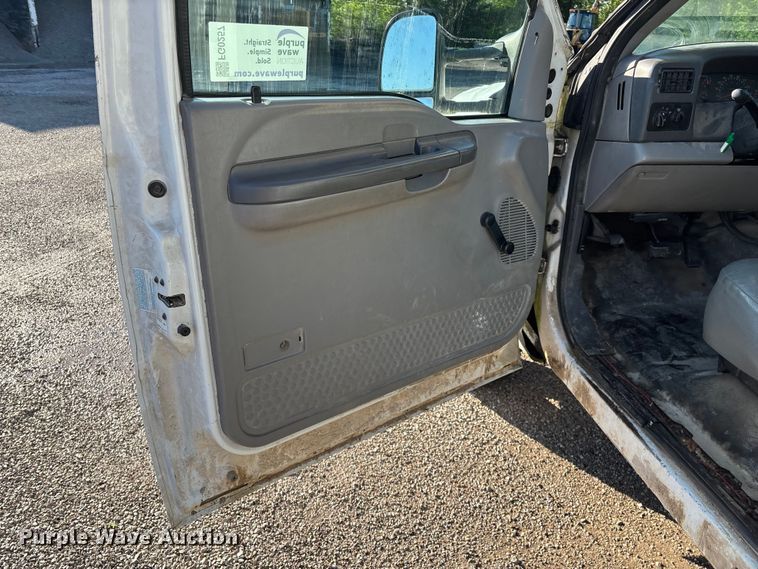 image for item FG0257 1999 Ford F450 Super Duty bucket truck