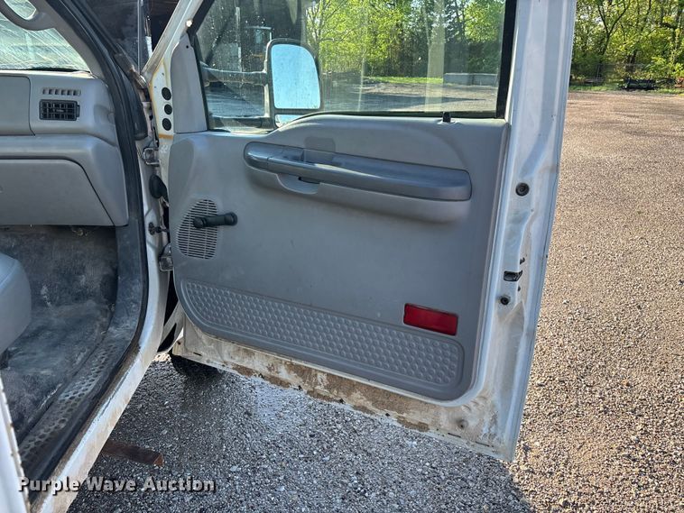 image for item FG0257 1999 Ford F450 Super Duty bucket truck
