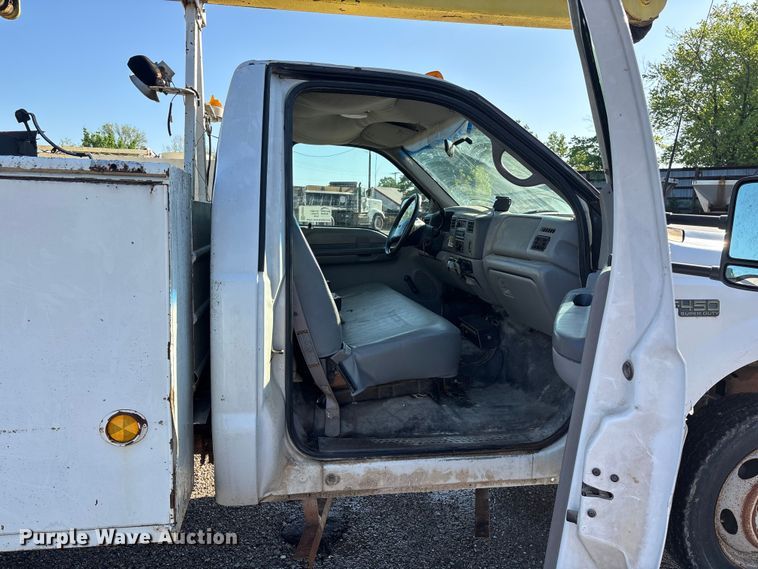 image for item FG0257 1999 Ford F450 Super Duty bucket truck